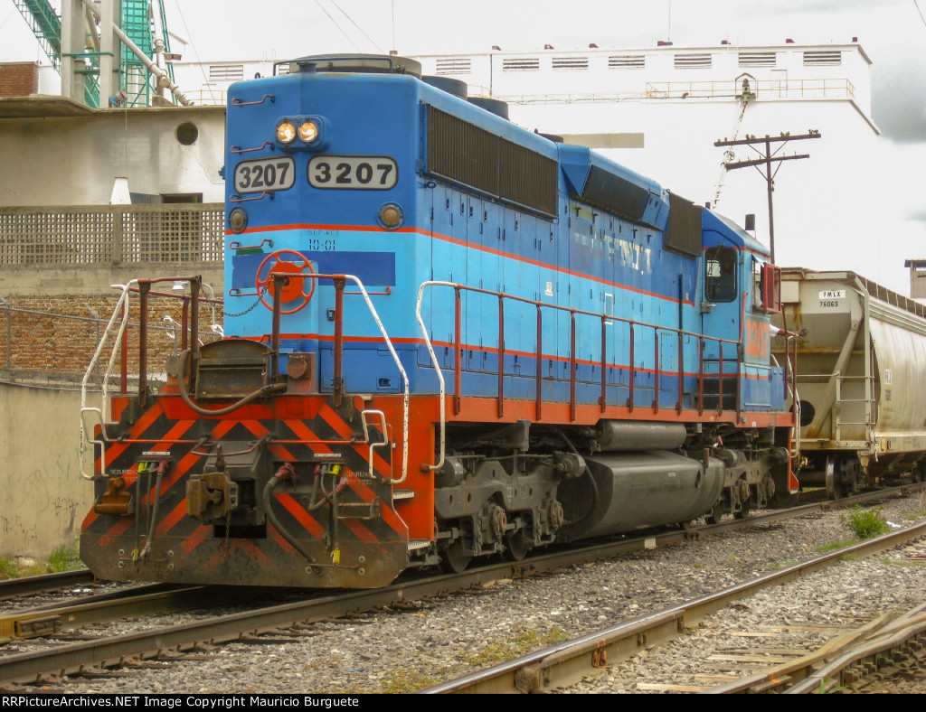 FXE SD40-2 with FNM blue scheme